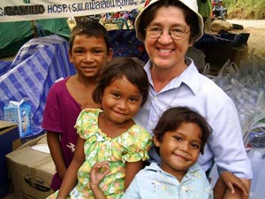 Sr. Fernande Barnabe with children at a tsunami relief camp in Phang Nga in the south of Thailand