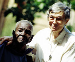 Elizabeth and Sr. Gwen Legault enjoy a visit together.